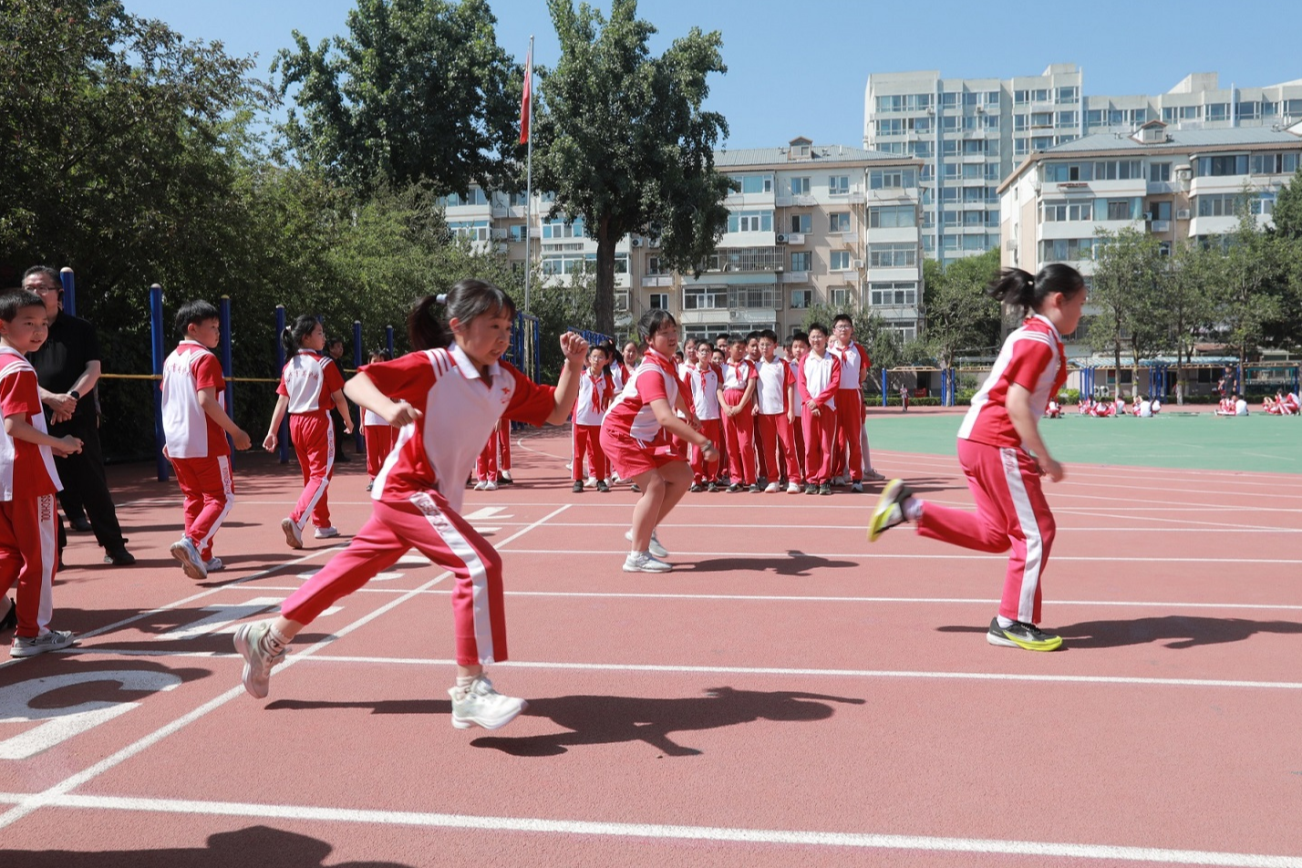 北京：人工智能赋能 家校社协同 推动“身心健康二十条”落地见效